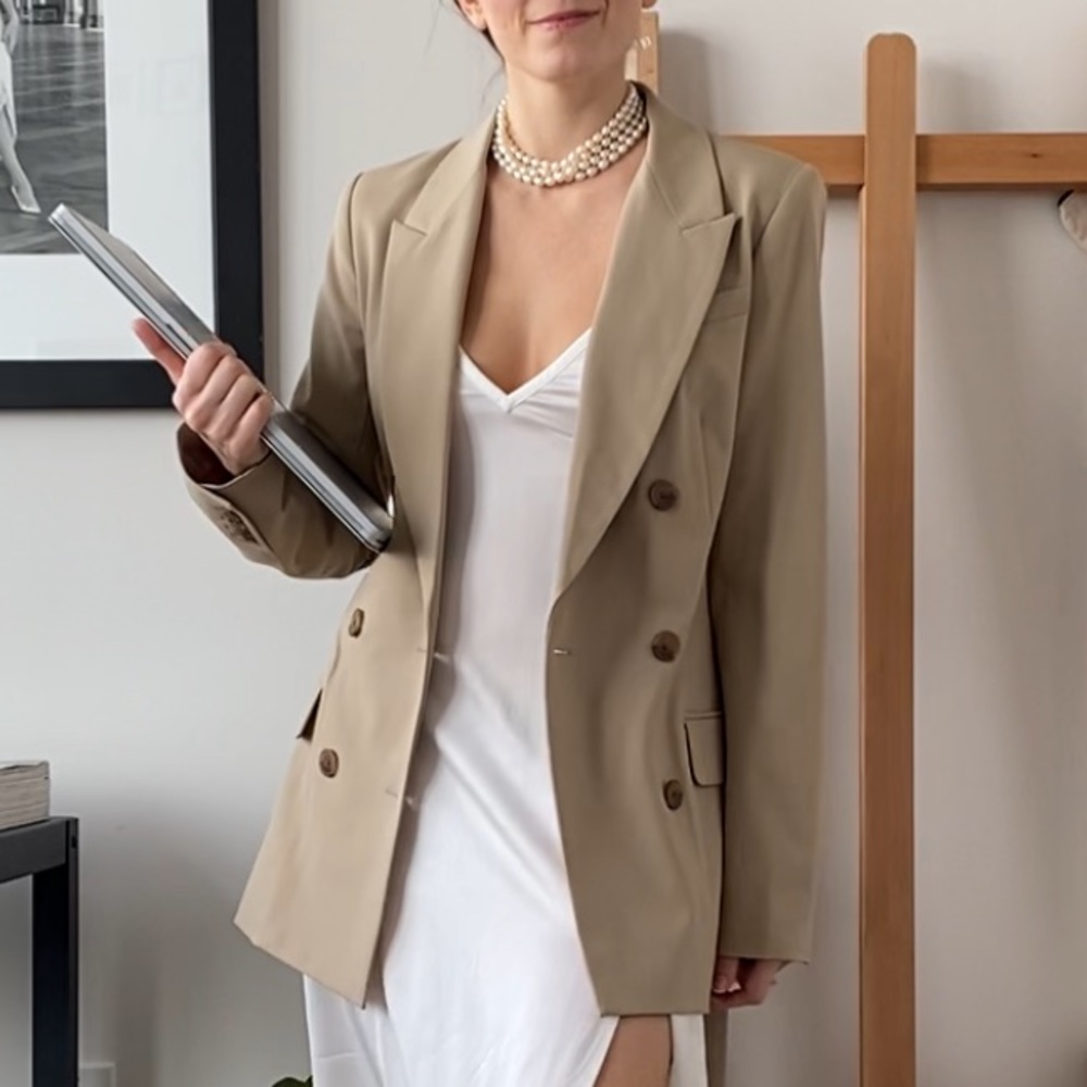 Aritzia Babaton oversized camel blazer belted
